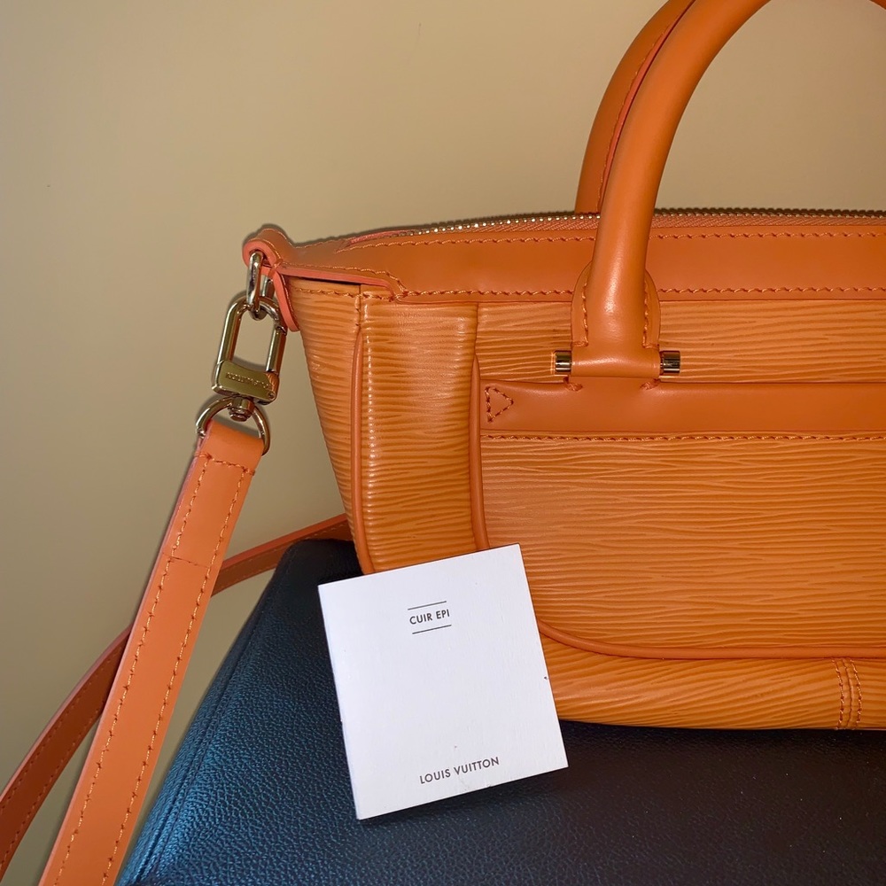 Louis Vuitton Epi PM Tote - Picture 2 of 7